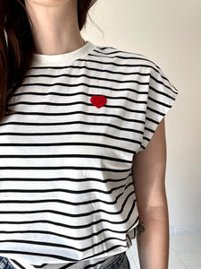 T-shirt Riscas Detalhe Coração